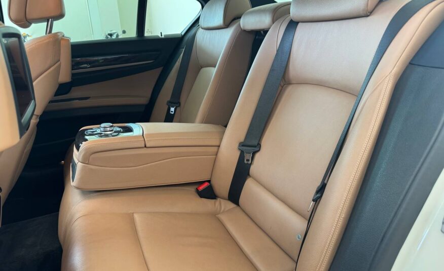 BMW 750i XDRIVE