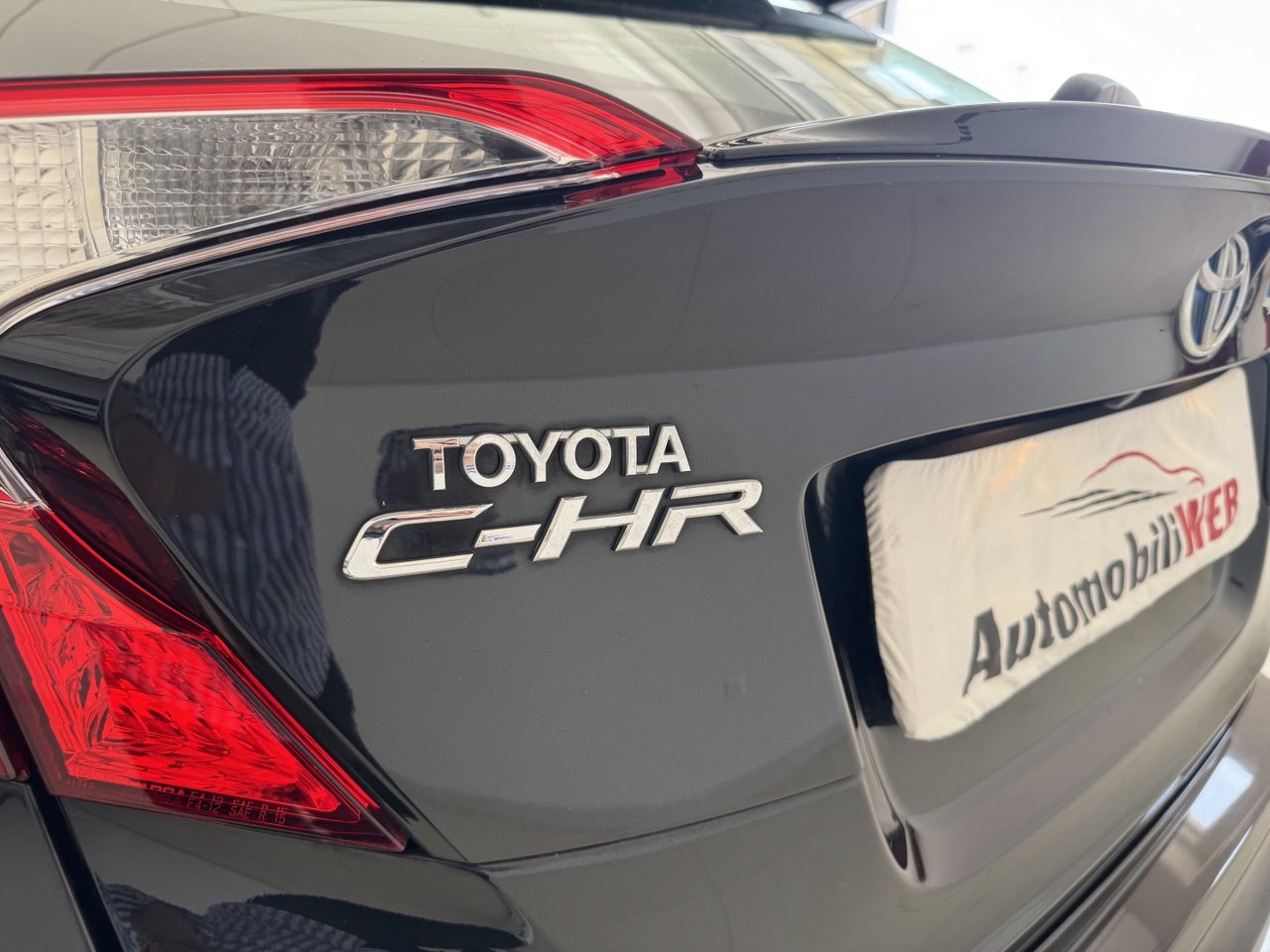 TOYOTA C-HR 1.8 STYLE
