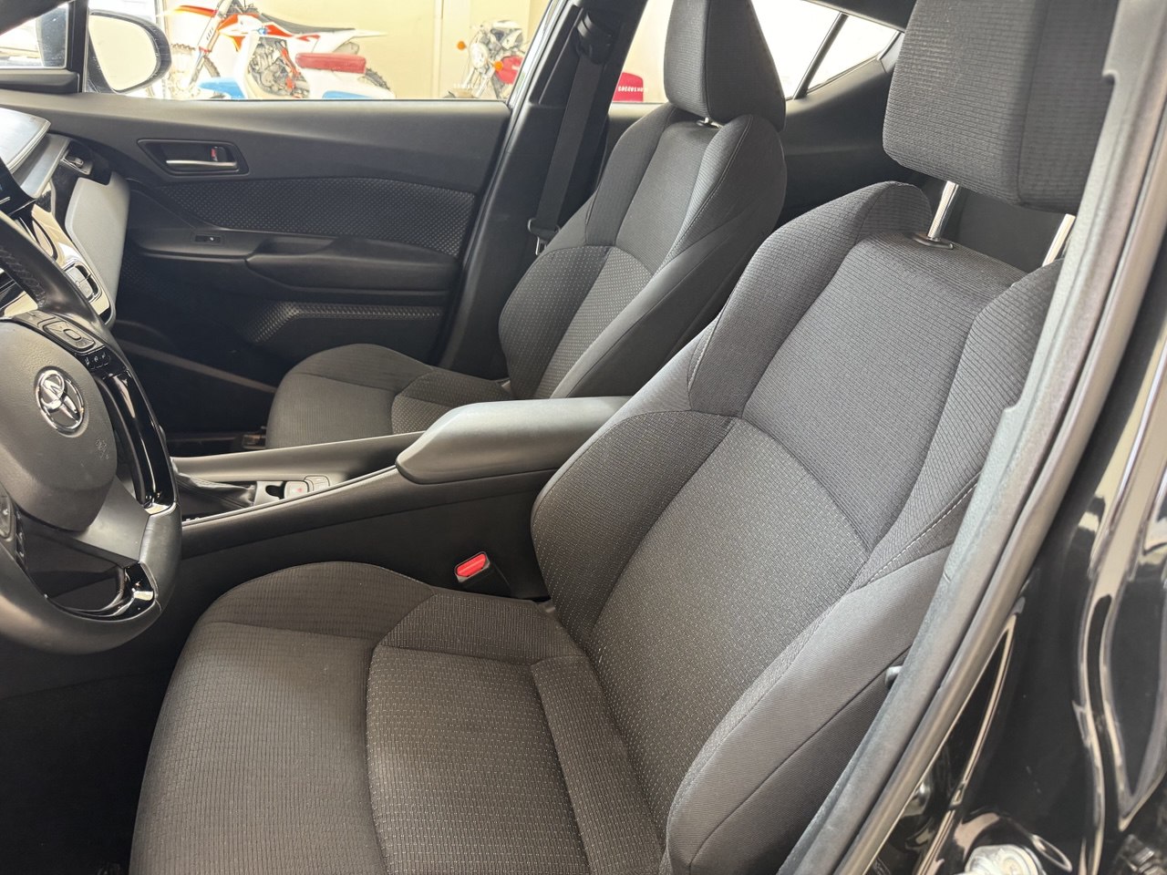 TOYOTA C-HR 1.8 STYLE