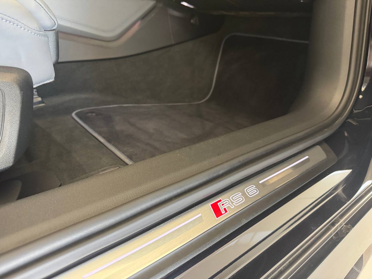AUDI RS6 AVANT