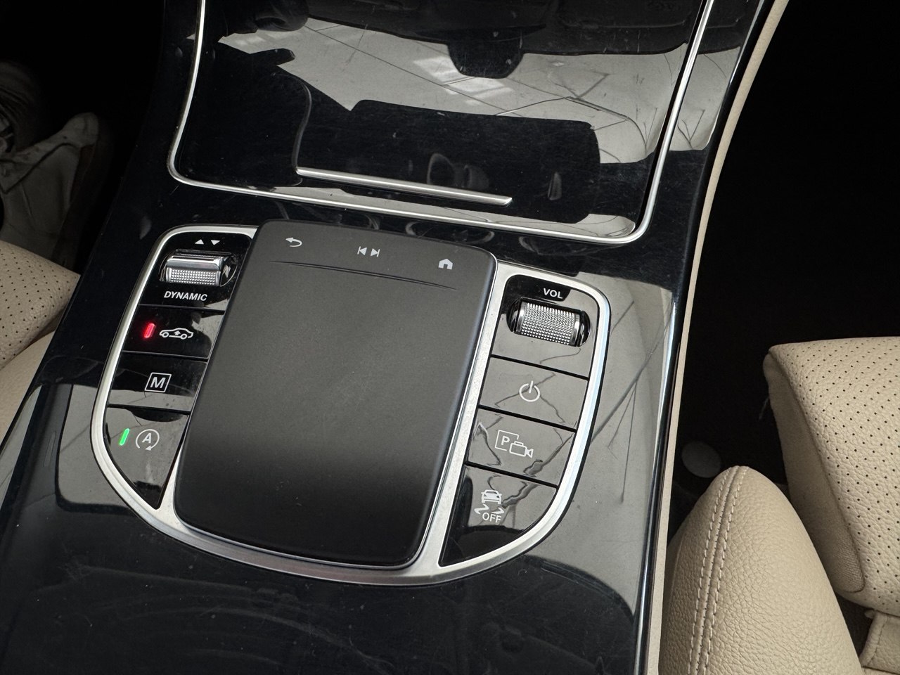 MERCEDES-BENZ GLC 200 PREMIUM 4MATIC