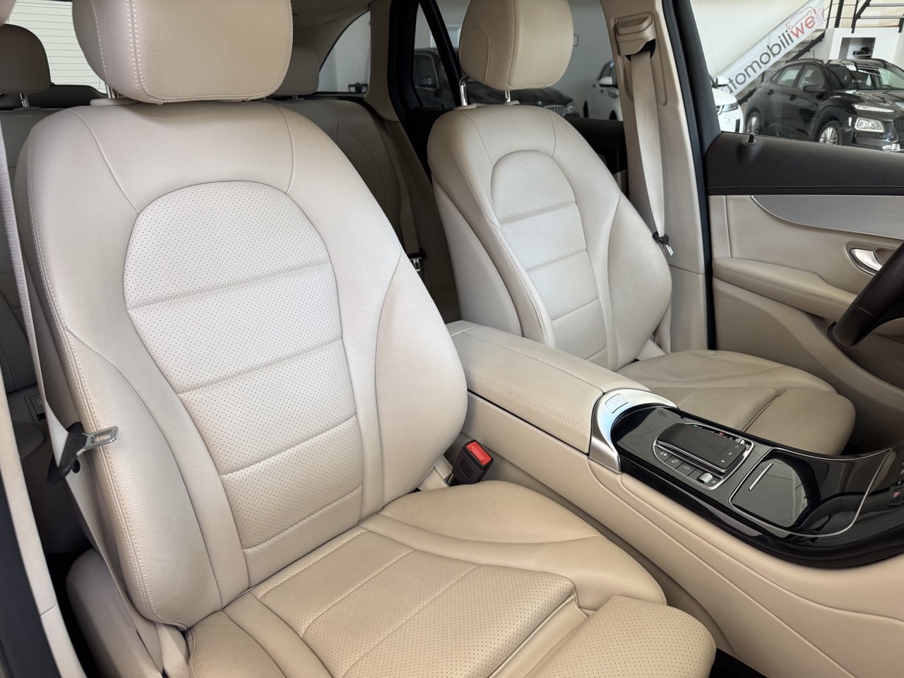 MERCEDES-BENZ GLC 200 PREMIUM 4MATIC