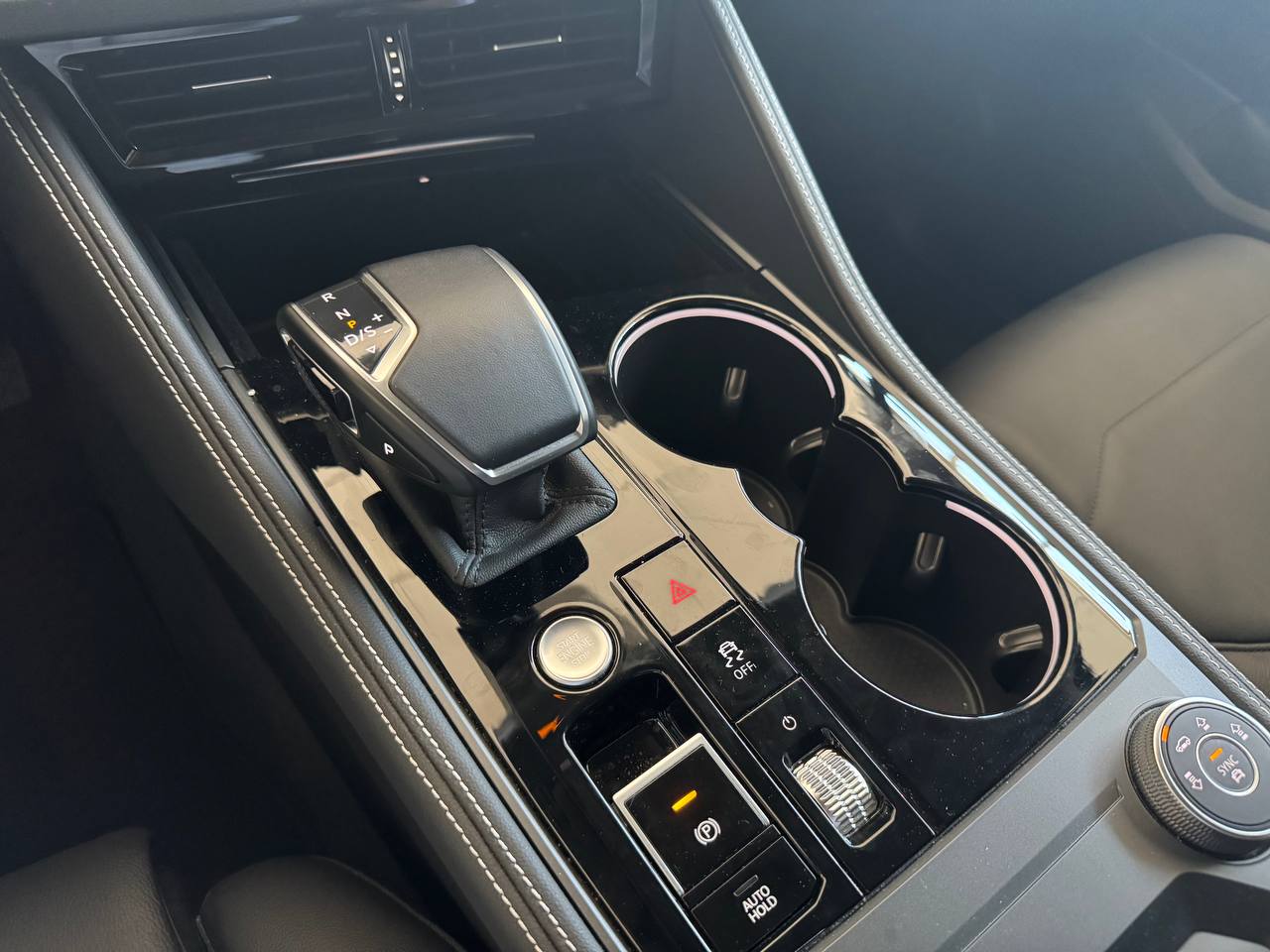 VOLKSWAGEN TOUAREG 3.0 231