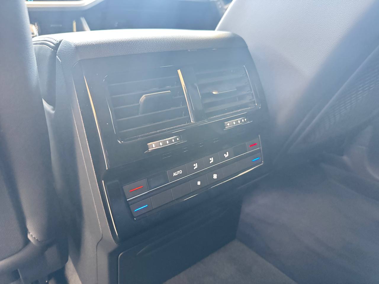 VOLKSWAGEN TOUAREG 3.0 231