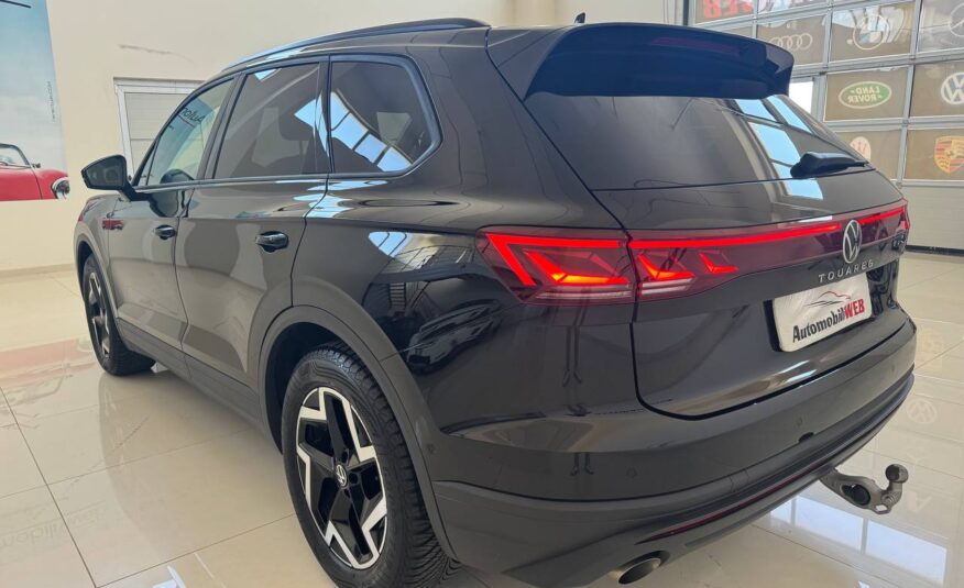 VOLKSWAGEN TOUAREG 3.0 231