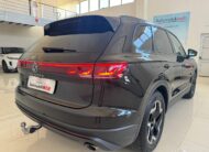 VOLKSWAGEN TOUAREG 3.0 231