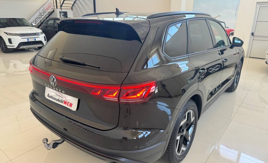VOLKSWAGEN TOUAREG 3.0 231