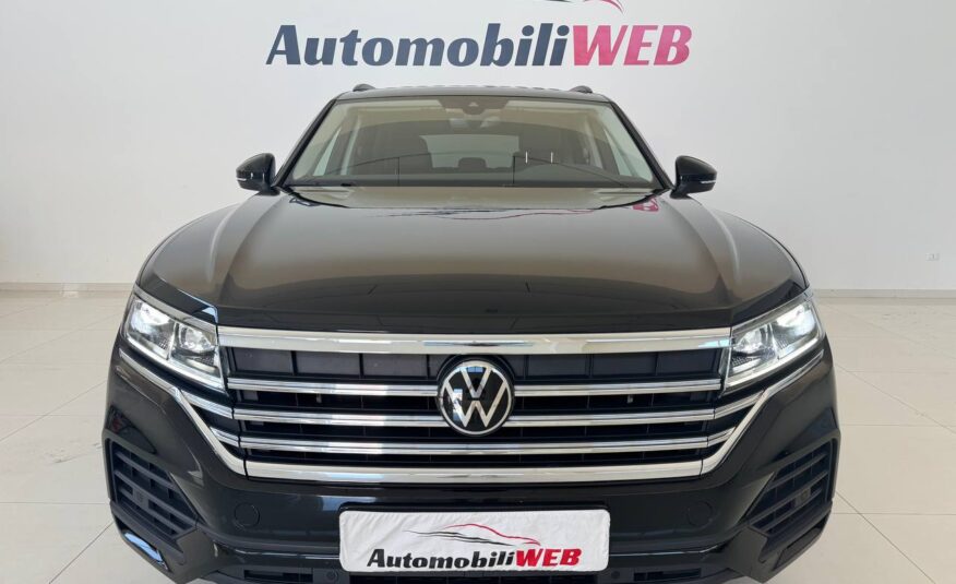 VOLKSWAGEN TOUAREG 3.0 231