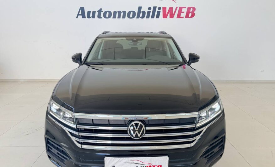 VOLKSWAGEN TOUAREG 3.0 231