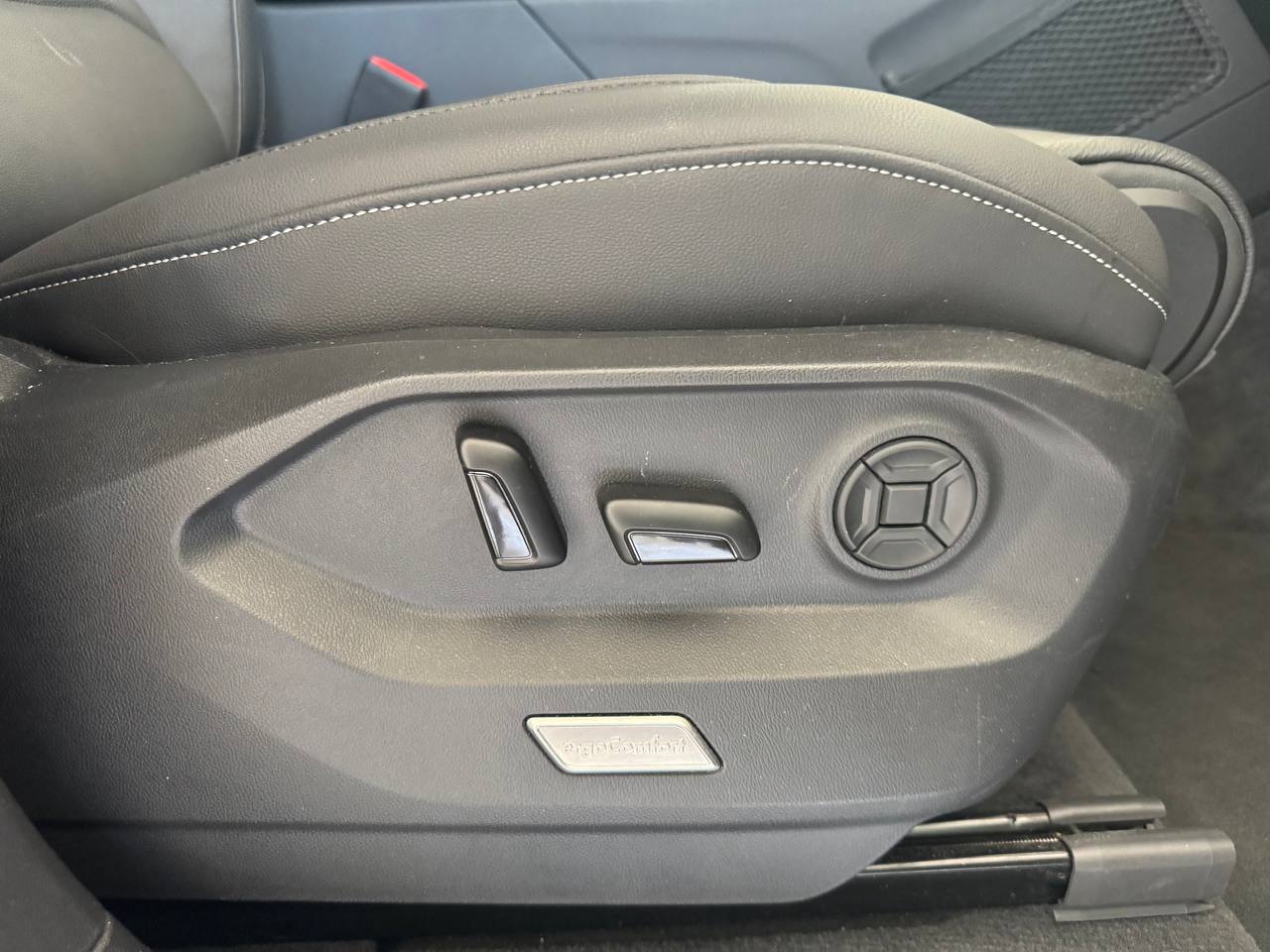 VOLKSWAGEN TOUAREG 3.0 231