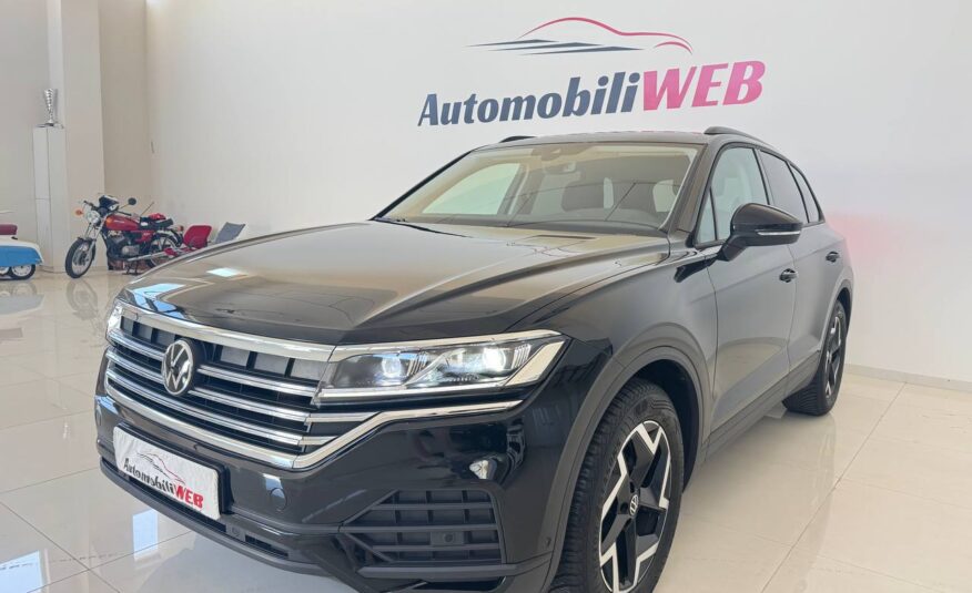 VOLKSWAGEN TOUAREG 3.0 231