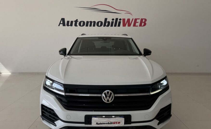 VOLKSWAGEN TOUAREG 3.0 231 BLACK STYLE