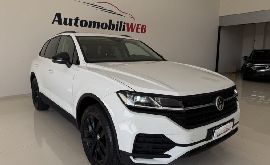 VOLKSWAGEN TOUAREG 3.0 231 BLACK STYLE