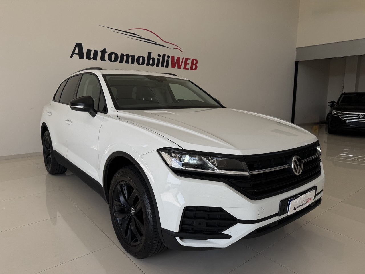 VOLKSWAGEN TOUAREG 3.0 231 BLACK STYLE