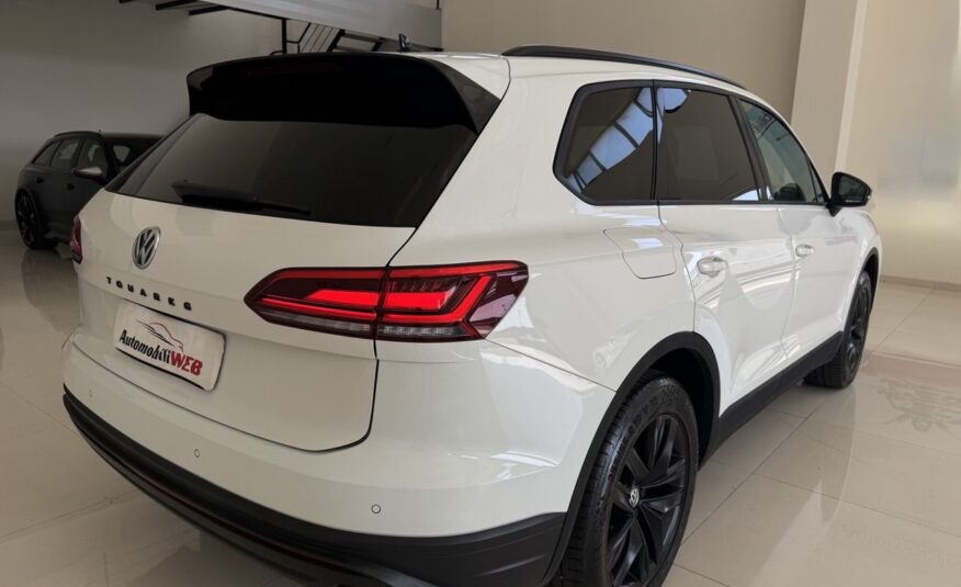 VOLKSWAGEN TOUAREG 3.0 231 BLACK STYLE