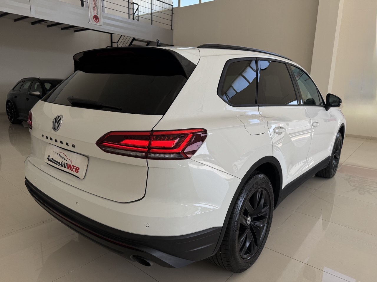 VOLKSWAGEN TOUAREG 3.0 231 BLACK STYLE