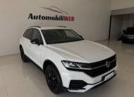 VOLKSWAGEN TOUAREG 3.0 231 BLACK STYLE