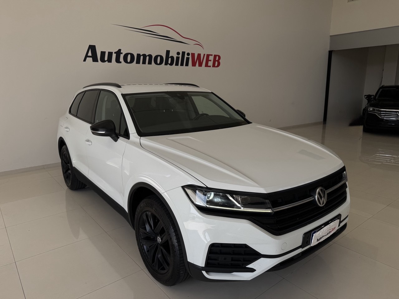 VOLKSWAGEN TOUAREG 3.0 231 BLACK STYLE