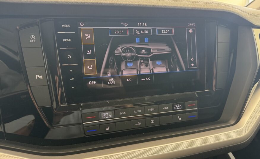VOLKSWAGEN TOUAREG 3.0 231 BLACK STYLE