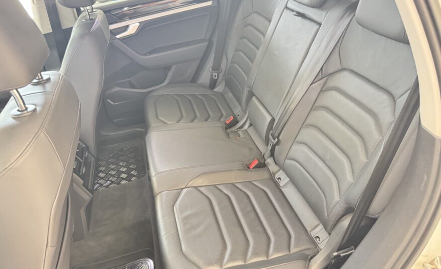 VOLKSWAGEN TOUAREG 3.0 231 BLACK STYLE