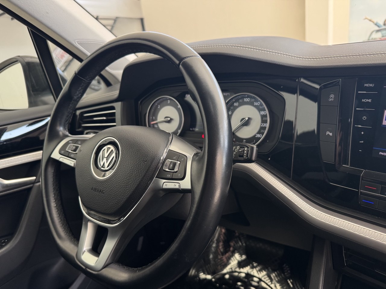 VOLKSWAGEN TOUAREG 3.0 231 BLACK STYLE