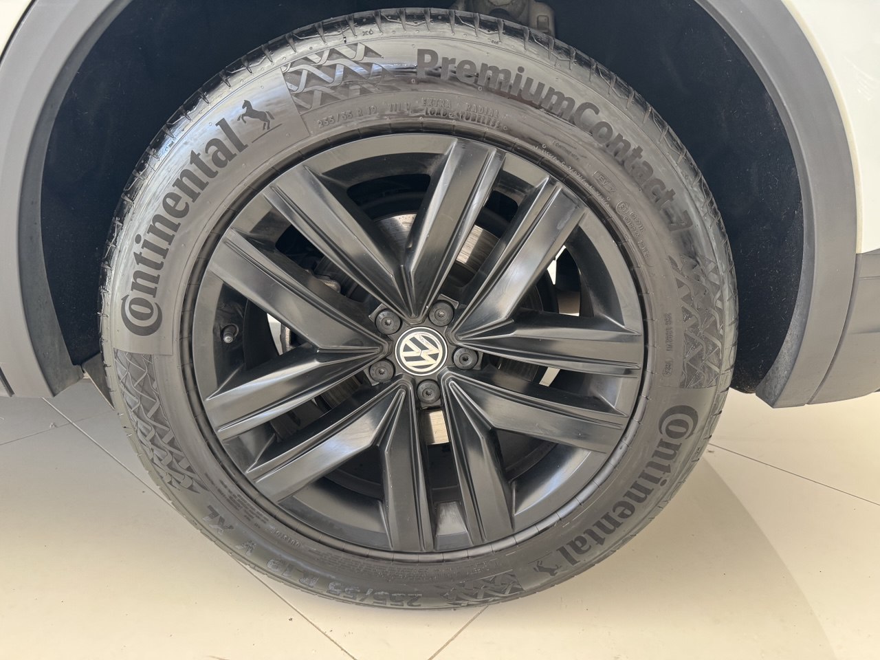 VOLKSWAGEN TOUAREG 3.0 231 BLACK STYLE