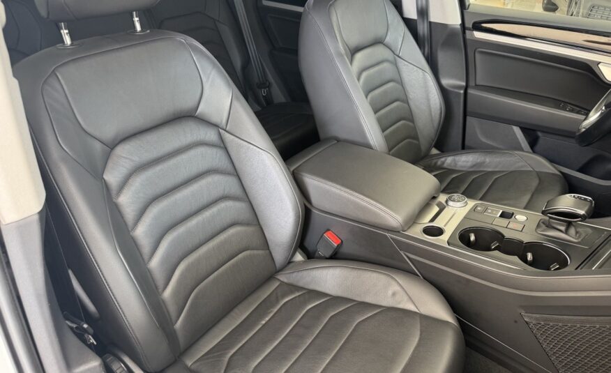 VOLKSWAGEN TOUAREG 3.0 231 BLACK STYLE