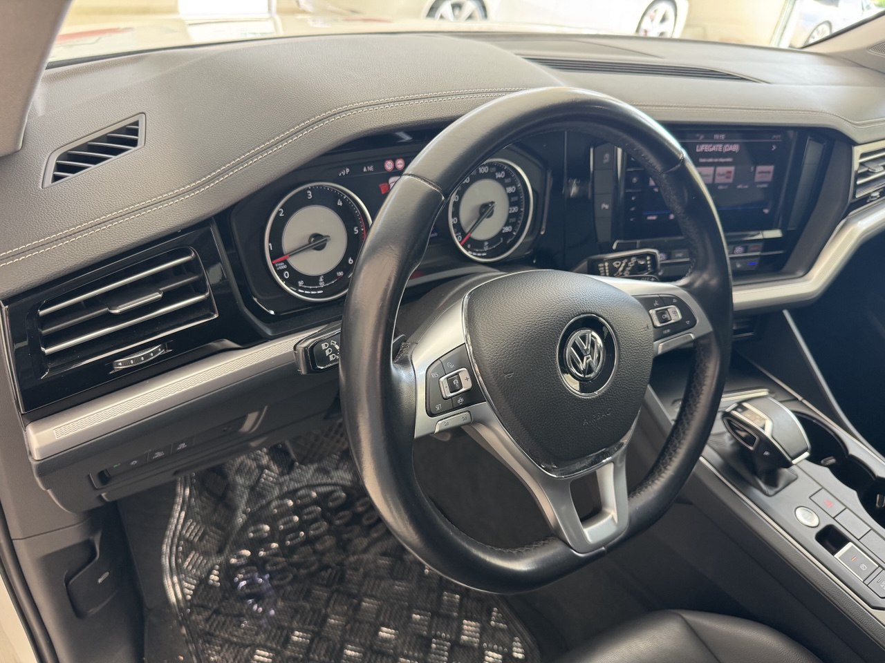 VOLKSWAGEN TOUAREG 3.0 231 BLACK STYLE