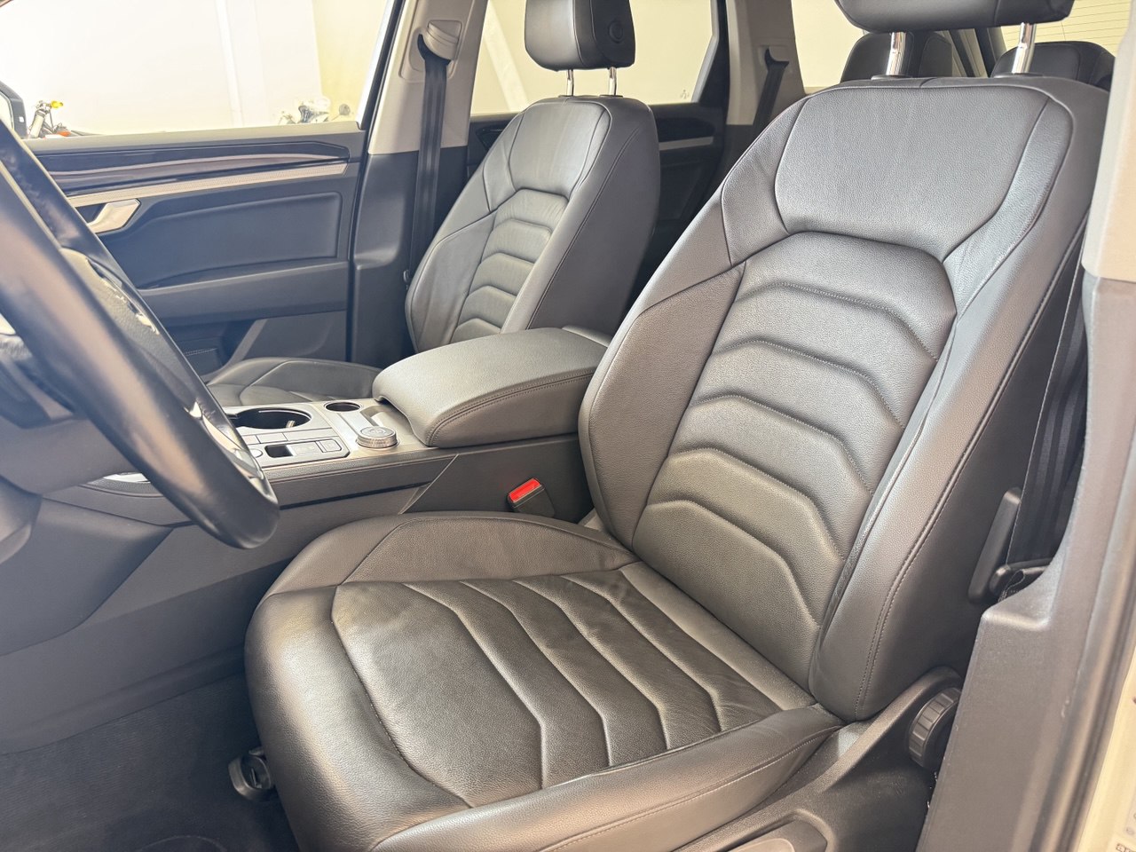 VOLKSWAGEN TOUAREG 3.0 231 BLACK STYLE