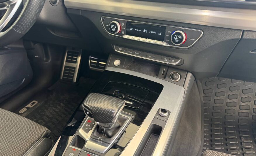 AUDI Q5 SPORTBACL S-LINE IDENTITY BLACK