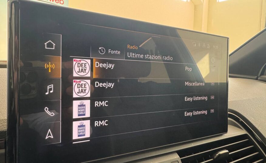 AUDI Q5 SPORTBACL S-LINE IDENTITY BLACK