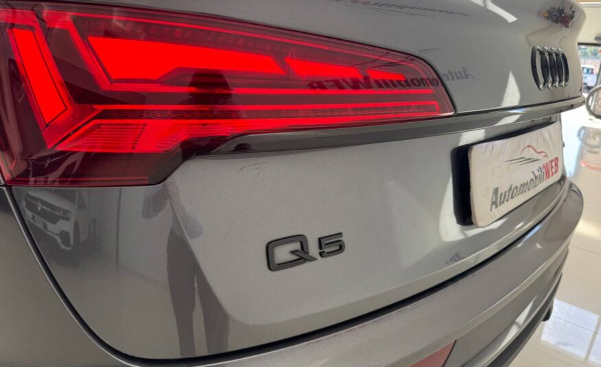 AUDI Q5 SPORTBACL S-LINE IDENTITY BLACK