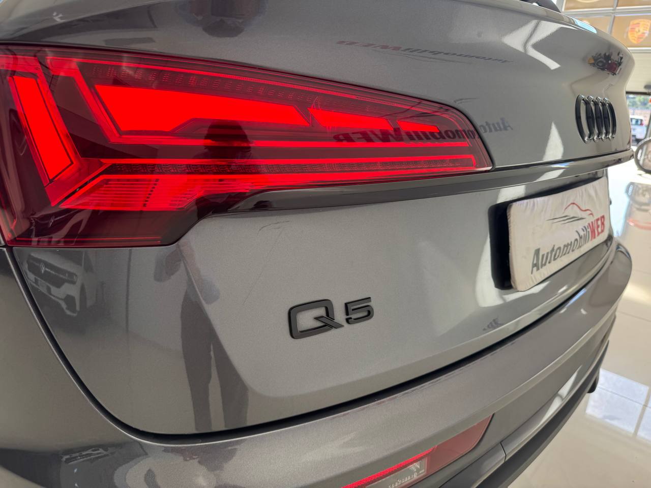 AUDI Q5 SPORTBACL S-LINE IDENTITY BLACK