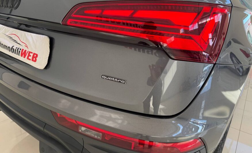 AUDI Q5 SPORTBACL S-LINE IDENTITY BLACK