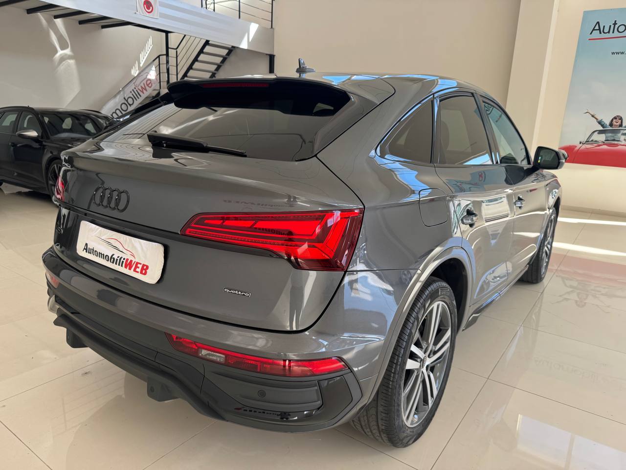 AUDI Q5 SPORTBACL S-LINE IDENTITY BLACK