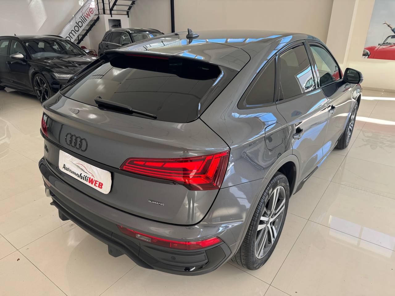 AUDI Q5 SPORTBACL S-LINE IDENTITY BLACK