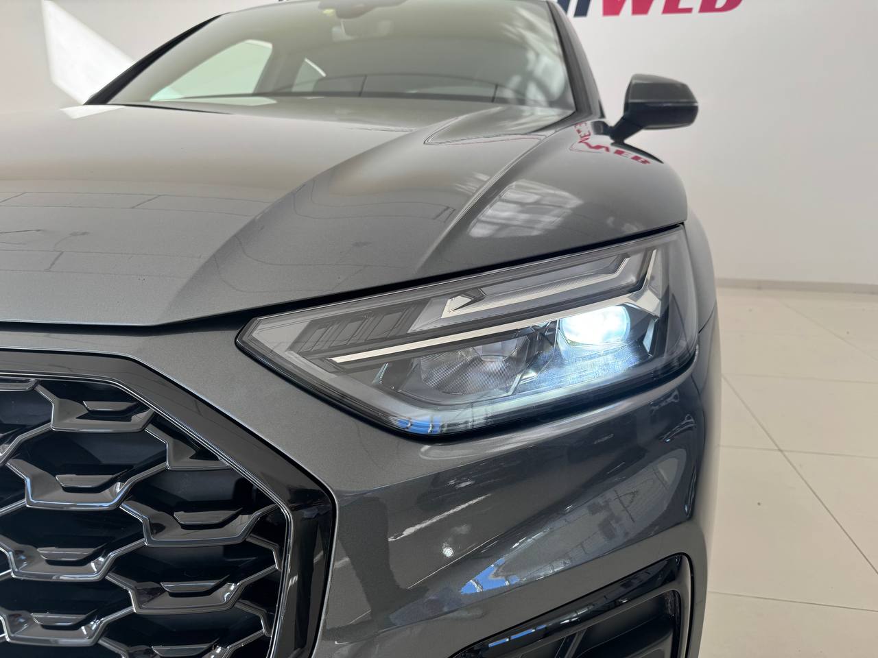 AUDI Q5 SPORTBACL S-LINE IDENTITY BLACK