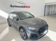 AUDI Q5 SPORTBACL S-LINE IDENTITY BLACK