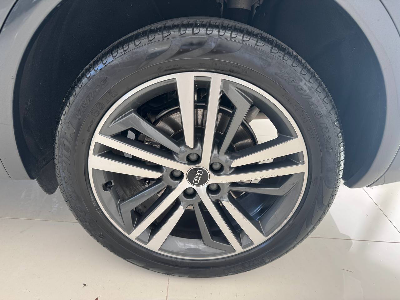 AUDI Q5 SPORTBACL S-LINE IDENTITY BLACK