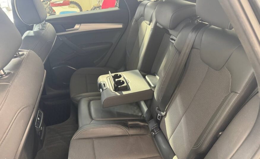 AUDI Q5 SPORTBACL S-LINE IDENTITY BLACK