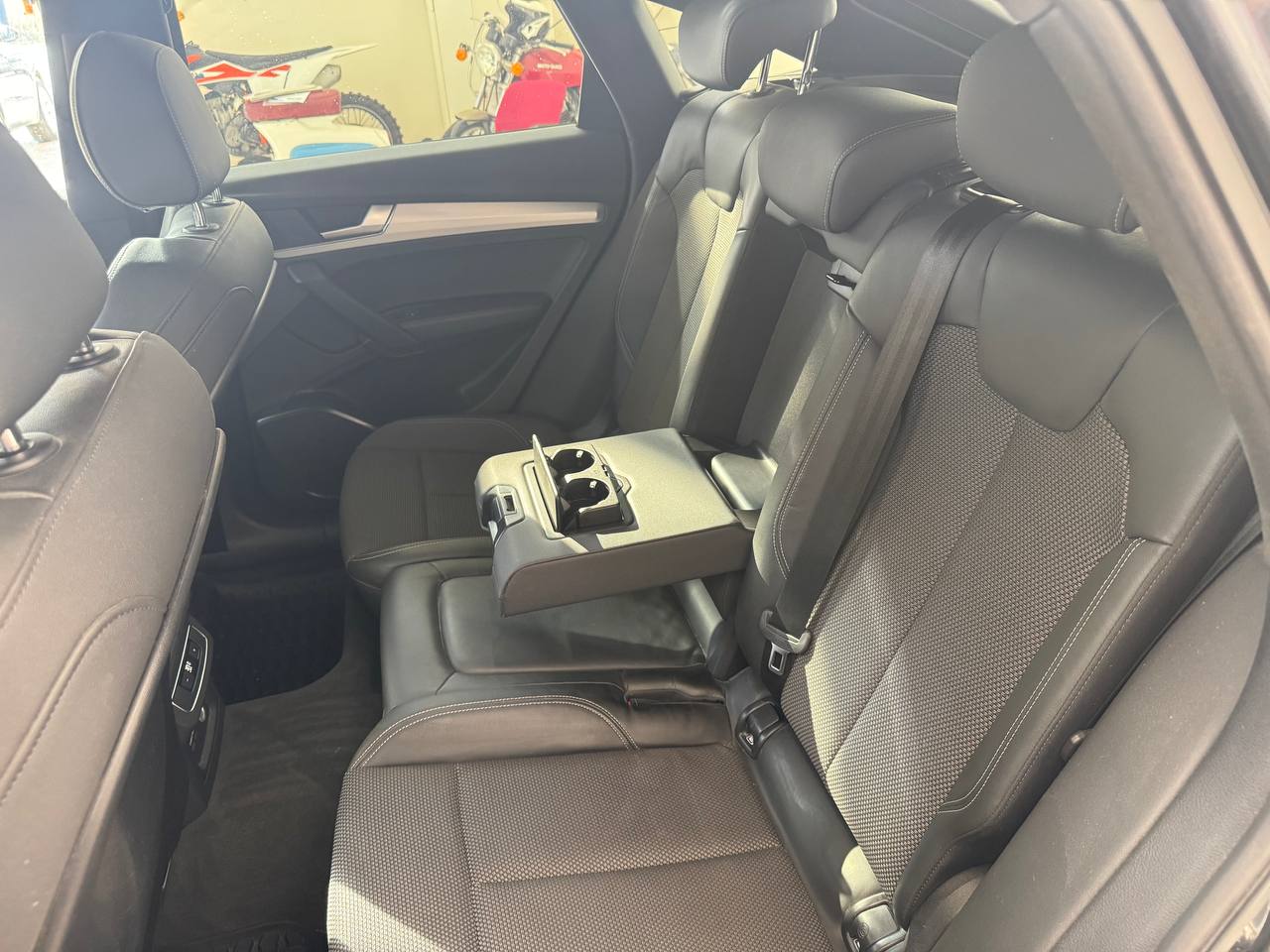 AUDI Q5 SPORTBACL S-LINE IDENTITY BLACK