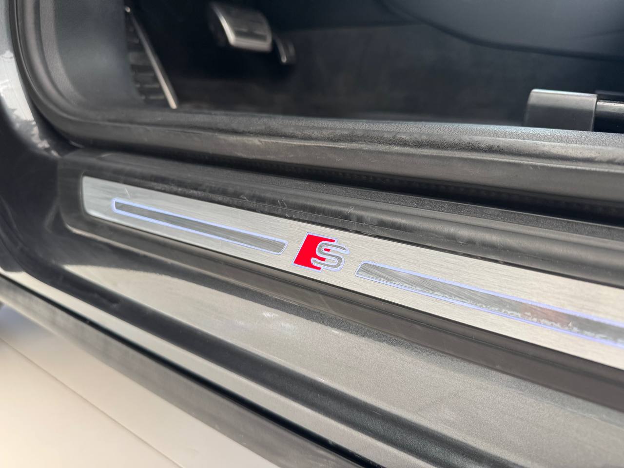 AUDI Q5 SPORTBACL S-LINE IDENTITY BLACK