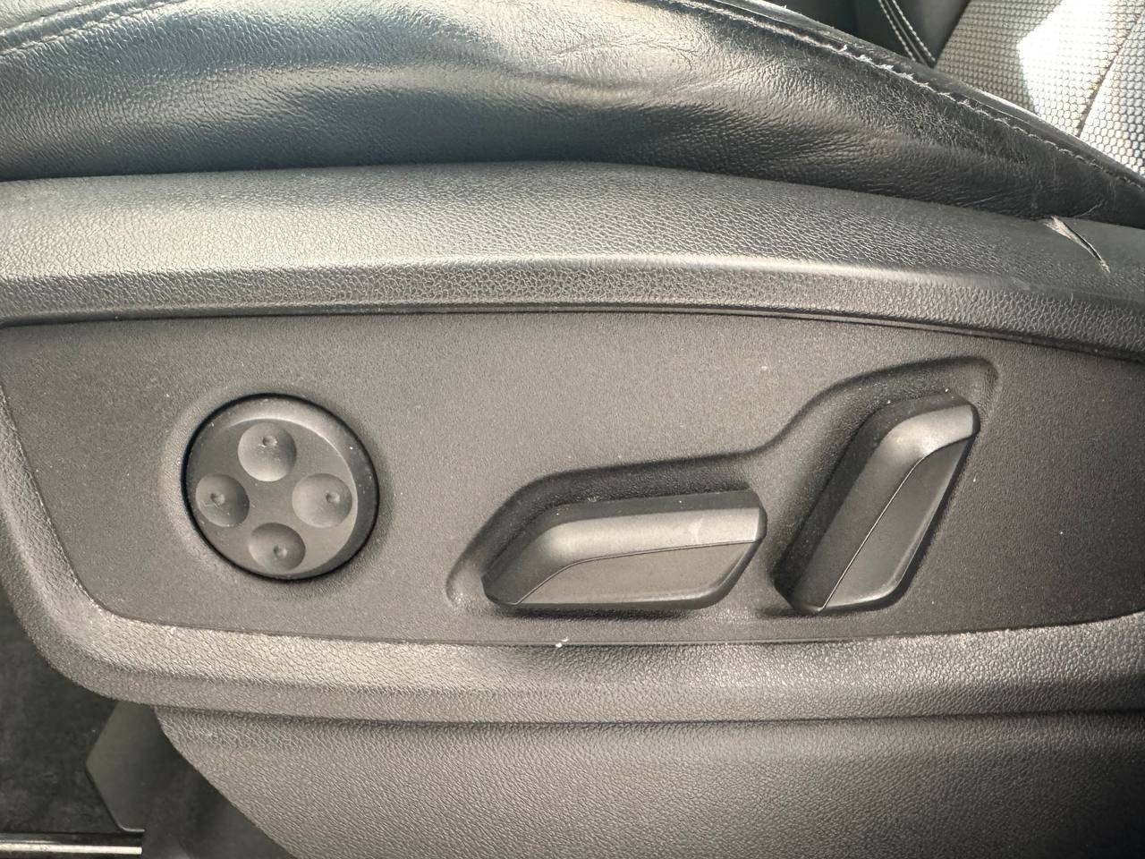 AUDI Q5 SPORTBACL S-LINE IDENTITY BLACK