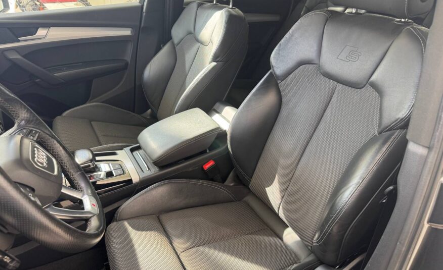 AUDI Q5 SPORTBACL S-LINE IDENTITY BLACK
