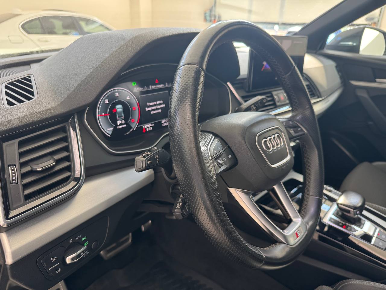 AUDI Q5 SPORTBACL S-LINE IDENTITY BLACK