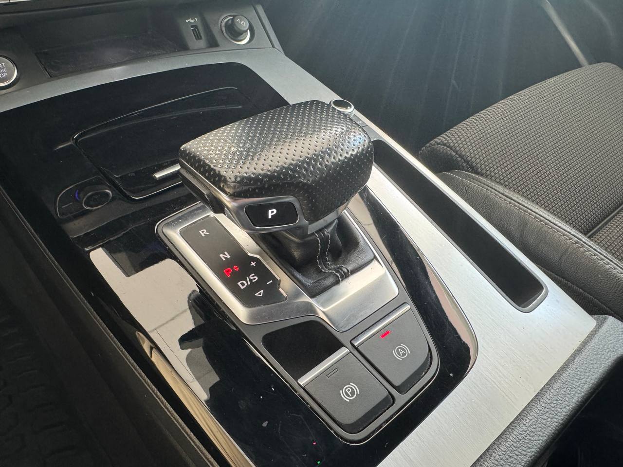 AUDI Q5 SPORTBACL S-LINE IDENTITY BLACK