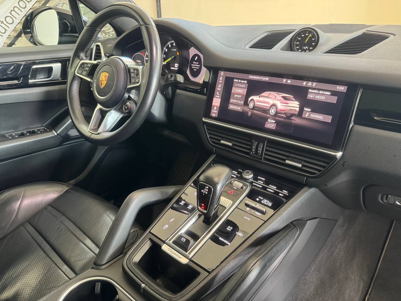 PORSCHE CAYENNE COUPE’ E-HYBRID