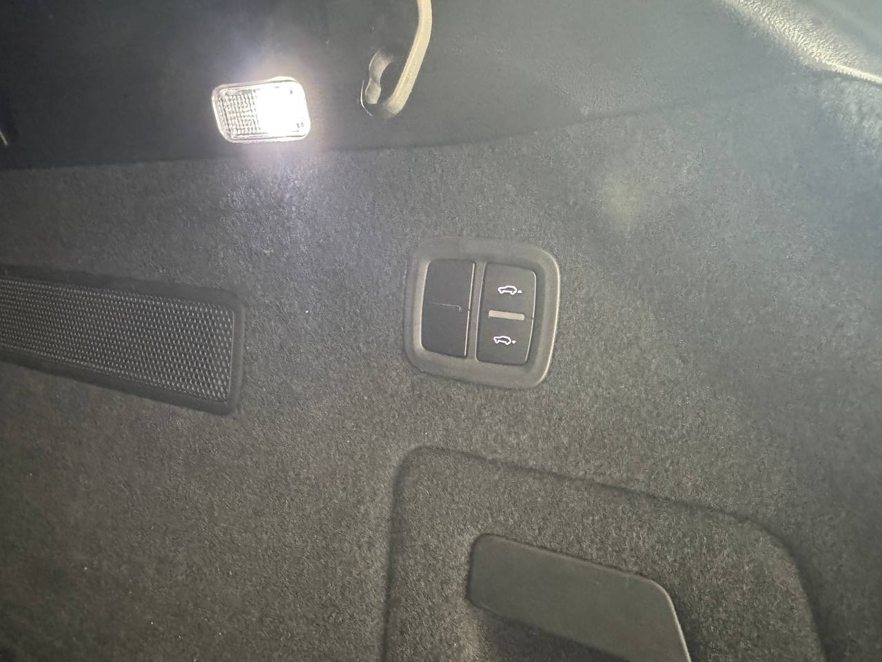 PORSCHE CAYENNE COUPE’ E-HYBRID