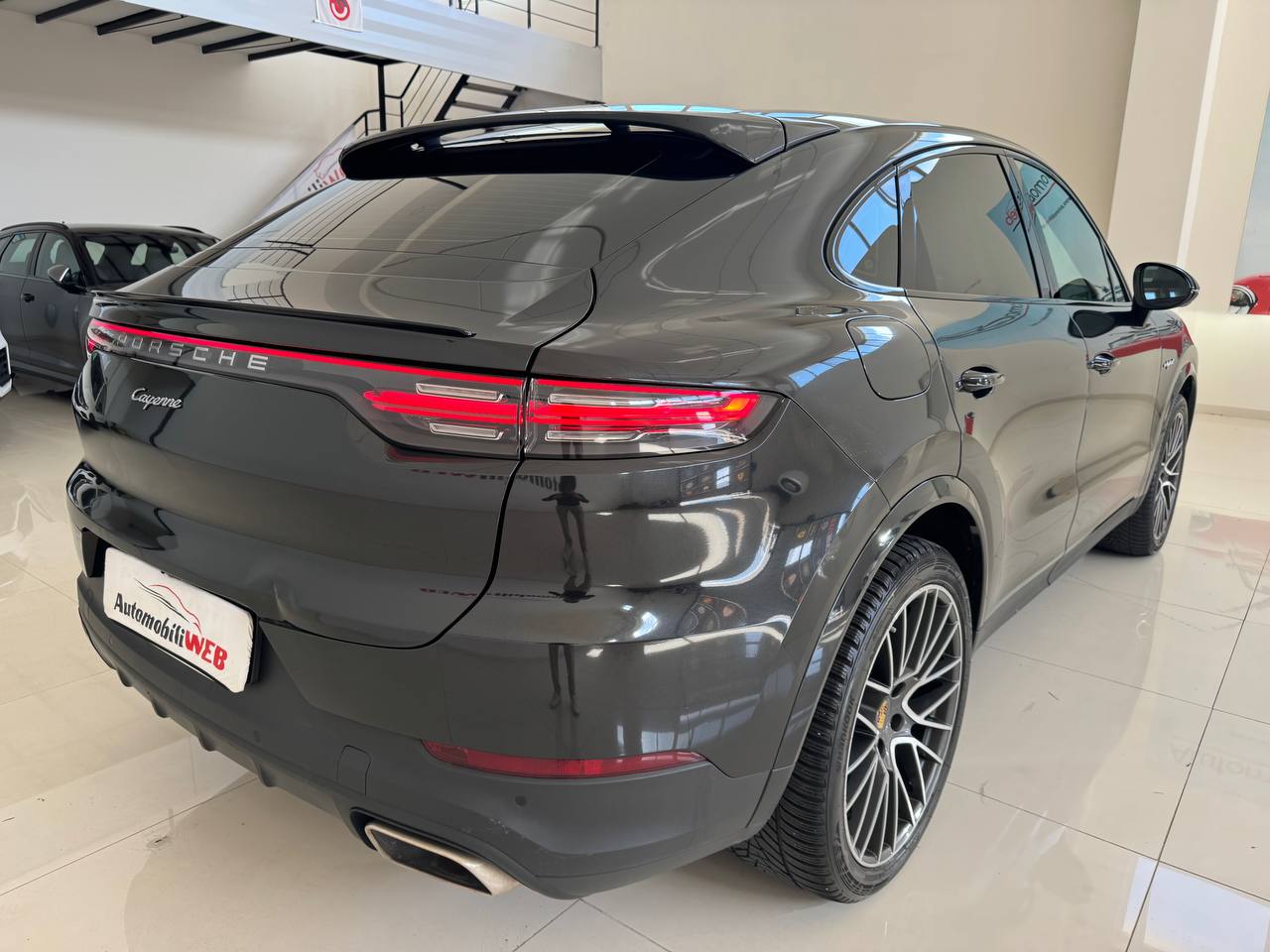 PORSCHE CAYENNE COUPE’ E-HYBRID