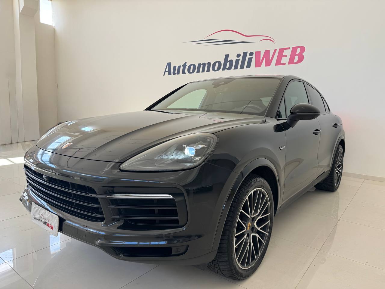 PORSCHE CAYENNE COUPE’ E-HYBRID